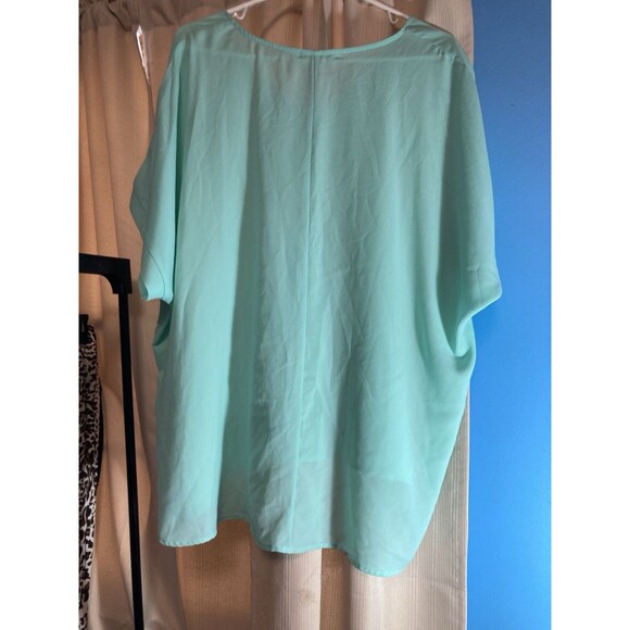 CY Fashion Blouse Top NEW Light Green 2XL V-neck Lightweight short sleeve - Picture 4 of 11